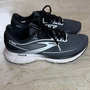 Brooks Trace 2 Black Gray Women’s Wide Size 7